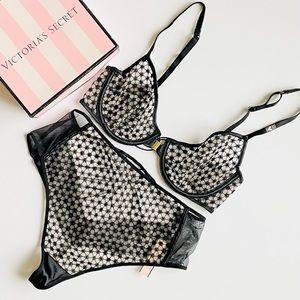 32D SMALL Victoria’s Secret black bra set